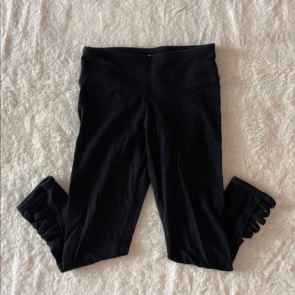 SO Yoga Capri Leggings